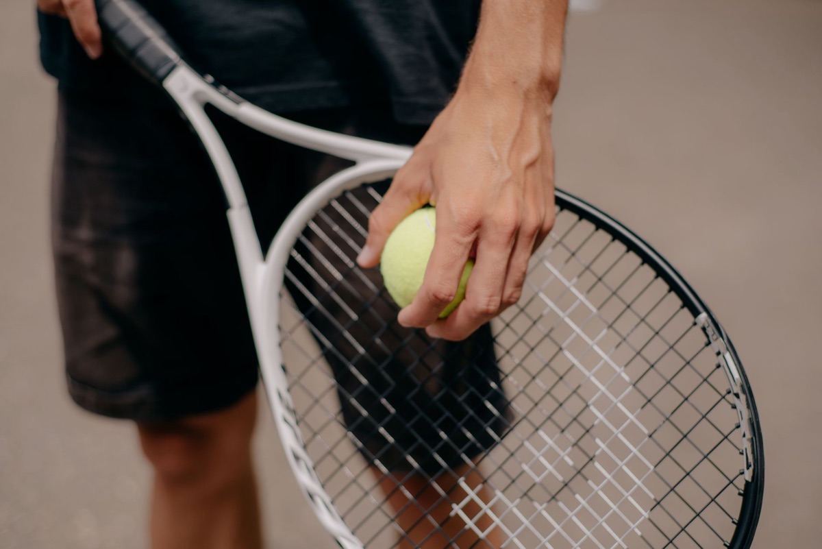 Impugnatura tennis: confronto tra 3 stili per migliorare il gioco