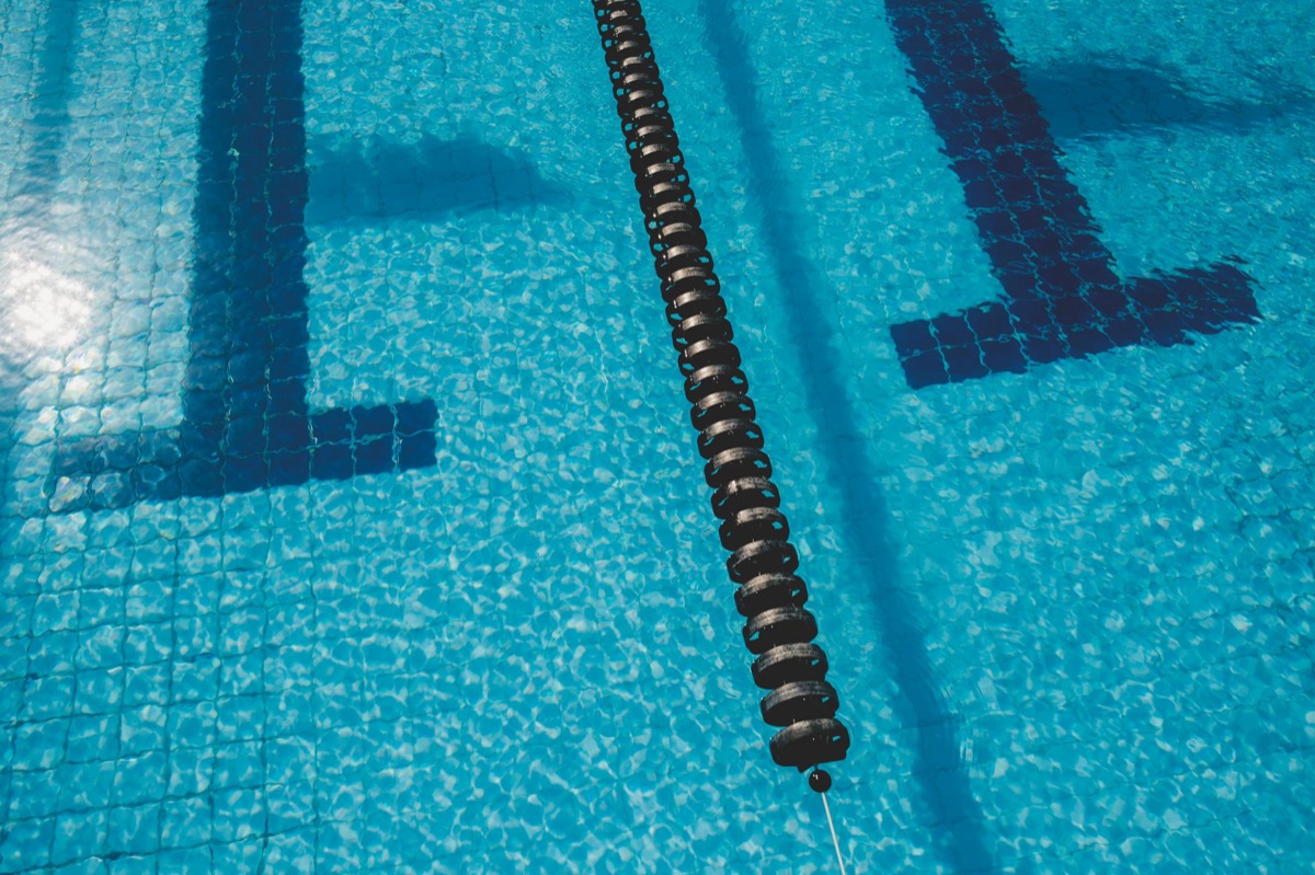 Blocos de partida na piscina