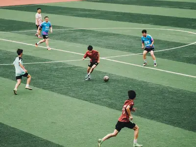 Como as qualificações profissionais moldam o esporte local?