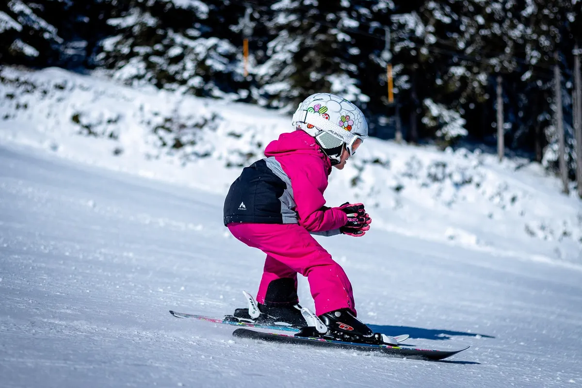 skiing, child, sporty, winter sports, young, nature, winter, fun, little girl, ski, childhood, snow, snowy, slope, ski slope, winter clothes, winter clothing
