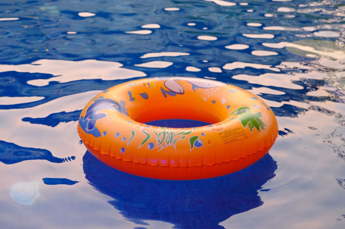 Beginner using float in pool
