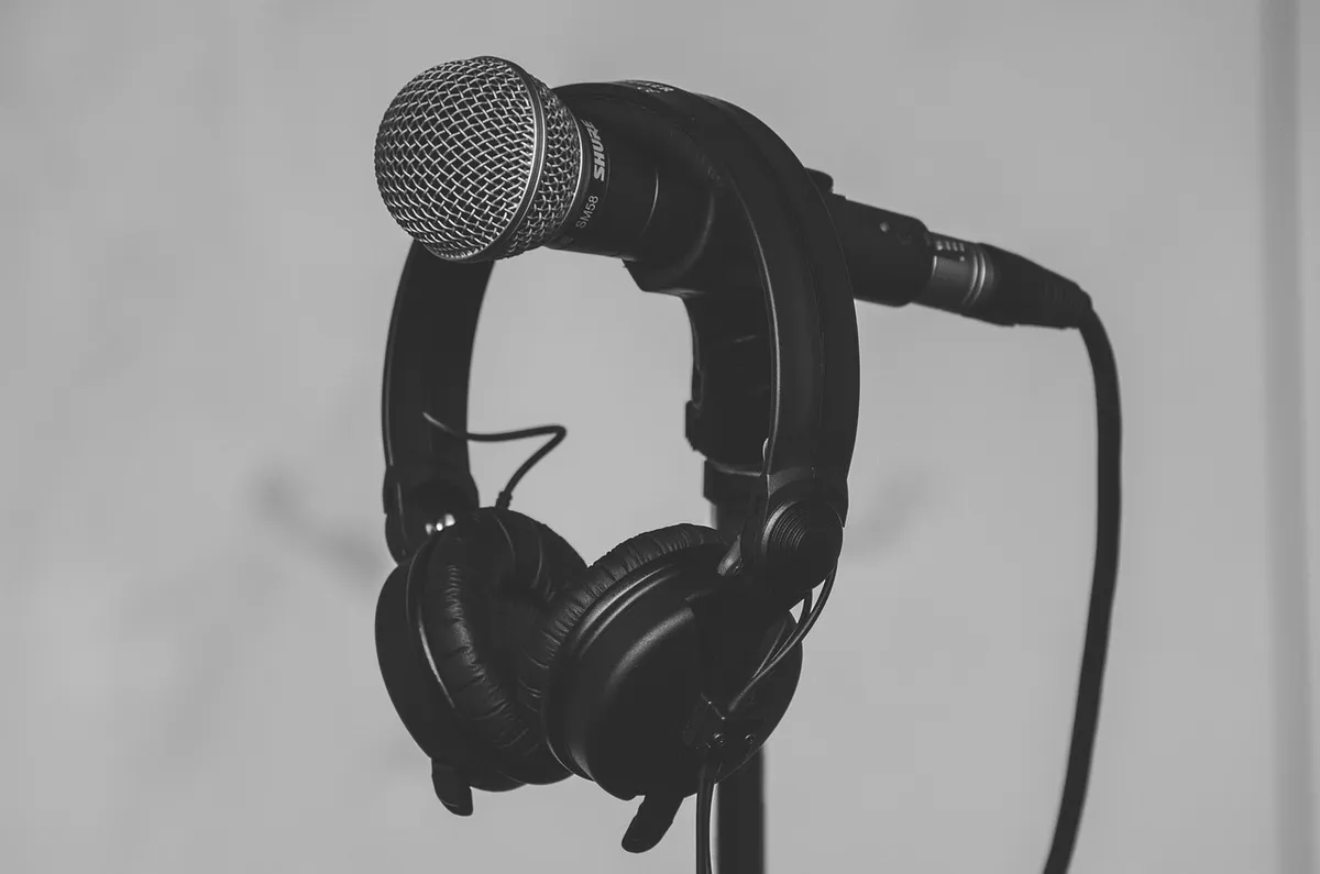 mic, headphones, microphone, audio equipment, audio, electronics, equipment, microphone stand, music, recording, sound, sound recording, studio, technology, mon